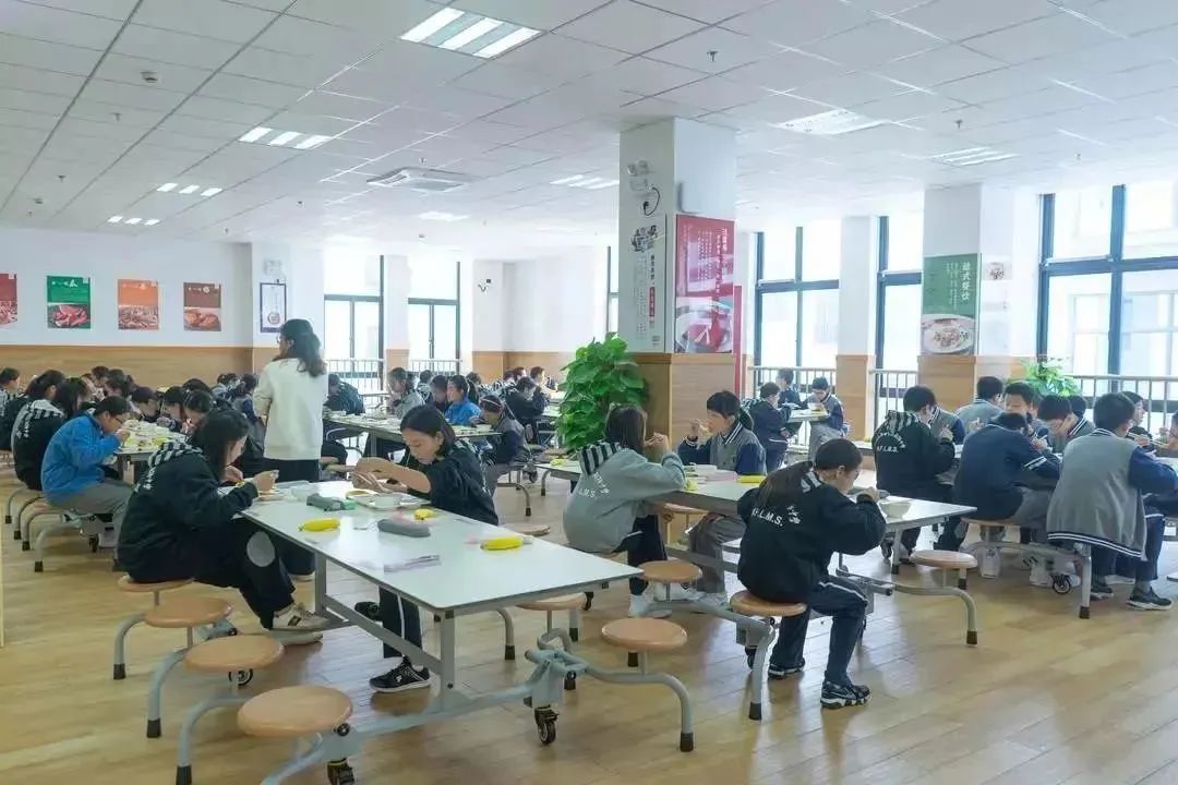 2 杭州国际学校食堂环境解密，哪所最好？7.jpg