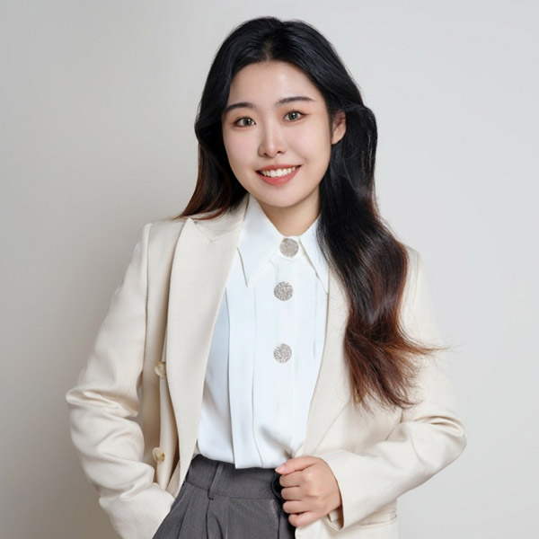 Xinyu Zhang 张欣雨