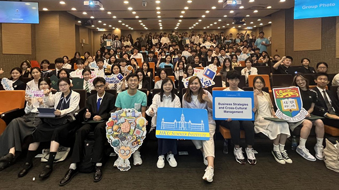 1755248832127772.jpg 3 杭州高级中学国际部AP课程+全球申请TOP100内8.jpg