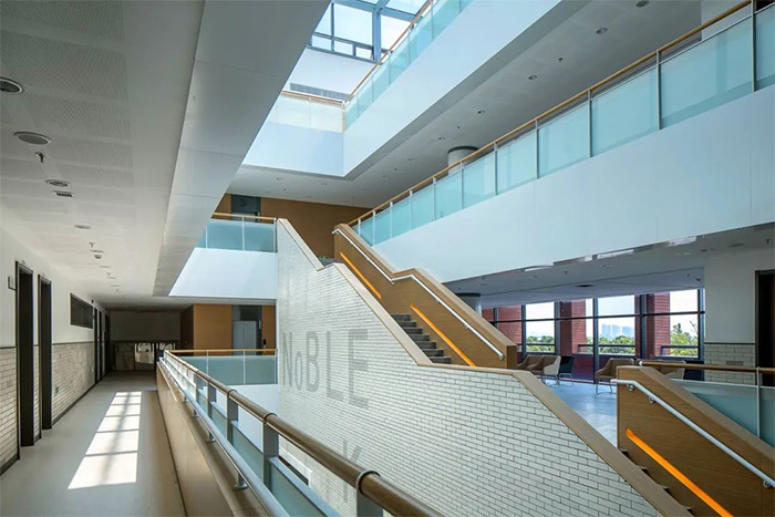 1755248840109162.jpg 3 杭州高级中学国际部AP课程+全球申请TOP100内10.jpg